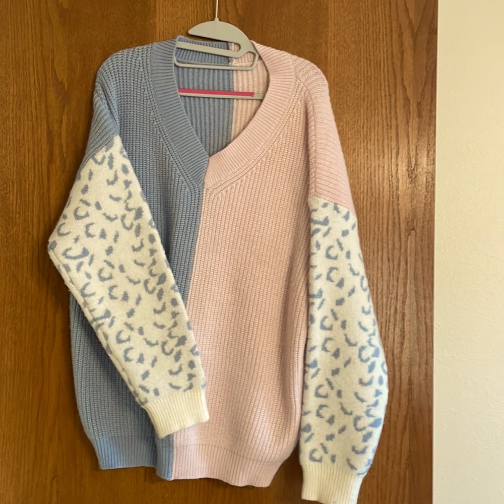 Woman’s V neck sweater pullover